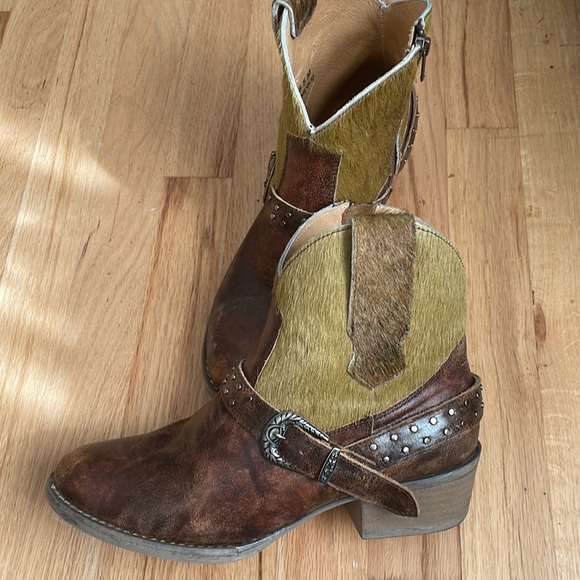 Cowboy boots - Picture 2 of 5